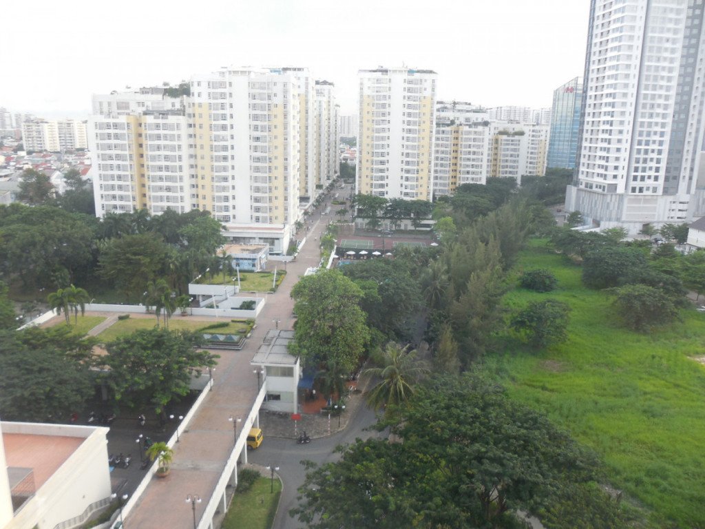 Cho Thuê Căn Góc Sky Garden 3. View Hồ Bơi Quá Đẹp Giá 800 USD. LH 0906 879 489 Trinh