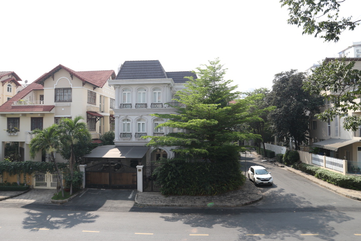 ban-nha-biet-thu-phu-my-hung-quan-7 (2)