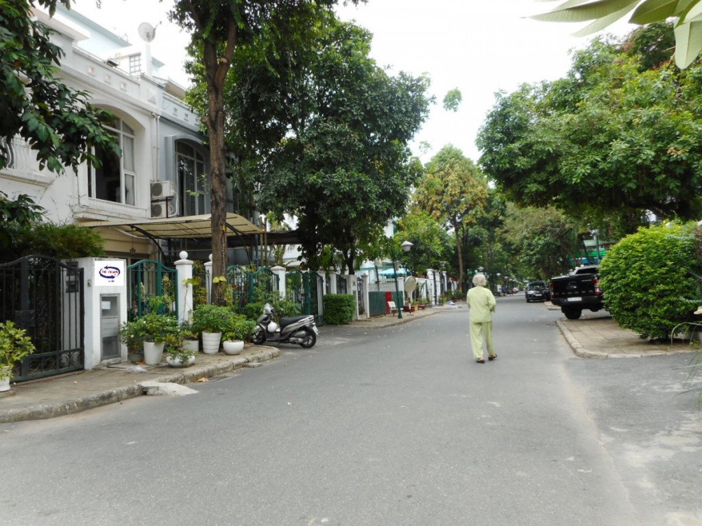 Cho thuê nhà Biệt thự tại Phú Mỹ Hưng, nội khu Hưng Thái 2, tiện ở và làm văn phòng, 126m2, giá: 1400usd/tháng