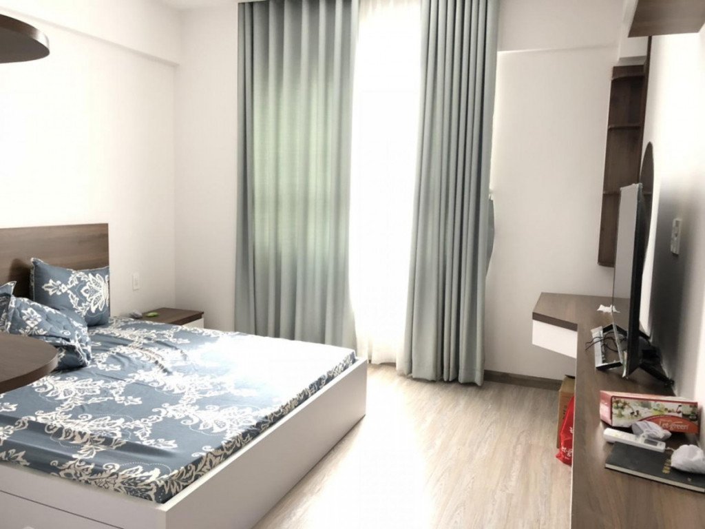 Cho thuê gấp căn hộ Scenic Valley 2, DT 80m2 đầy đủ nội thất cao cấp giá 900 USD/tháng. LH: 0938 211 383