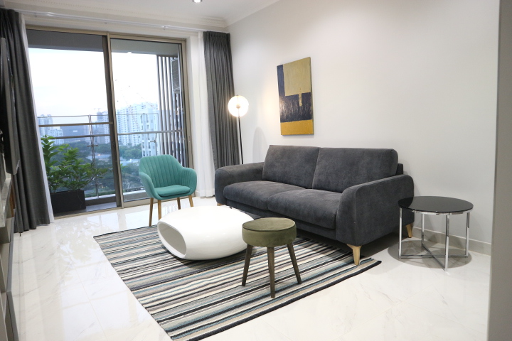 sofa-cao-cap-nhap-khau-cua-can-ho-midtown-can-cho-thue