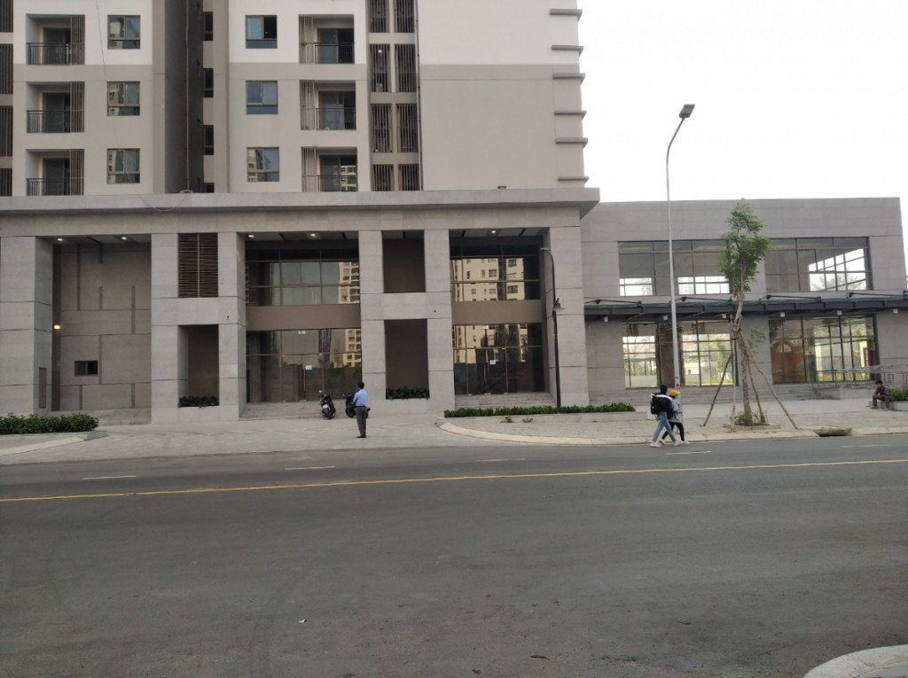 Cho thuê gấp 2 căn Shop tại Saigon South Residences, mặt đường lớn, đối diện Novaland, giá: 3200usd/tháng