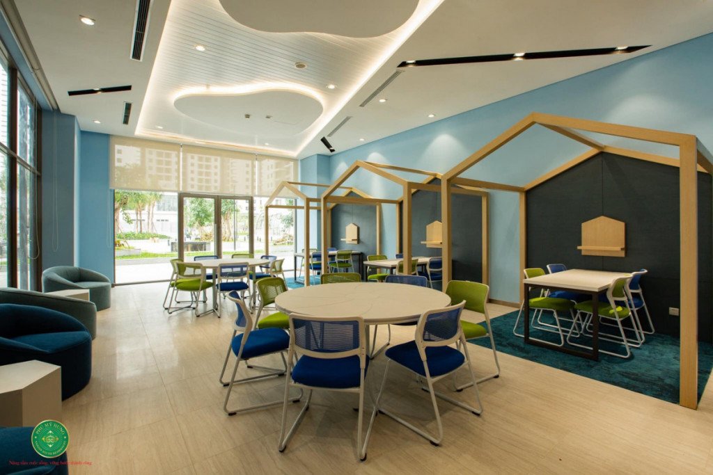 Bán căn hộ chung cư SaiGon South Residences, 95m2, giá 3.5 tỷ, liên hệ: 0902 894 889.