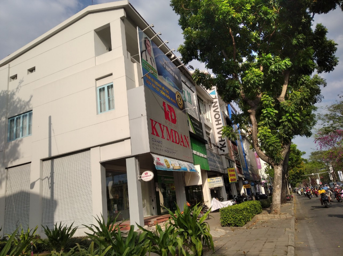 ban-nha-duong-nguyen-van-linh-khu-my-toan-3-phu-my-hung (1)