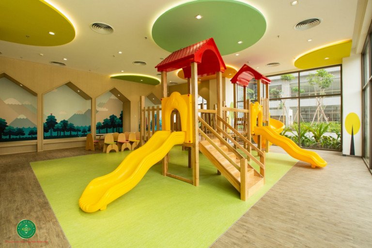 Cần bán gấp căn hộ chung cư Saigon South Residences,PMH. 76m2, lầu trung, view hồ bơi rất đẹp. giá chỉ 2,885 tỷ. lh: 0838 23 27 23 gặp Đảng