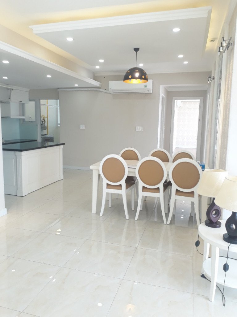 Cho Thuê CH Happy Valley. DT 135m2 Lầu Cao Thoáng Giá 1.400 USD. LH 0906 879 489 Trinh