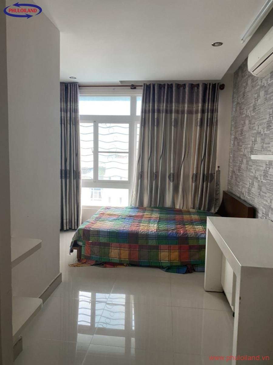 2d544eaaf88308dd519215 - Cho thuê căn hộ Penthouse Sky Garden 3. DT 175m2 Full Nội Thất. 2 Sân. Giá rẻ chỉ 800 USD. LH 0906 879 489 Trinh