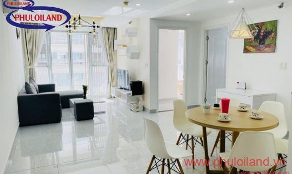 Cho thuê căn hộ chung cư Scenic Valley 1, 77m2, căn góc, giá 900usd/tháng, liên hệ: 0902 894 889 Ms Phượng.