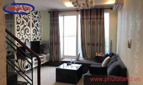 Cho thuê căn hộ Penthouse Sky Garden 3. DT 175m2 Full Nội Thất. 2 Sân. Giá rẻ chỉ 800 USD. LH 0906 879 489 Trinh
