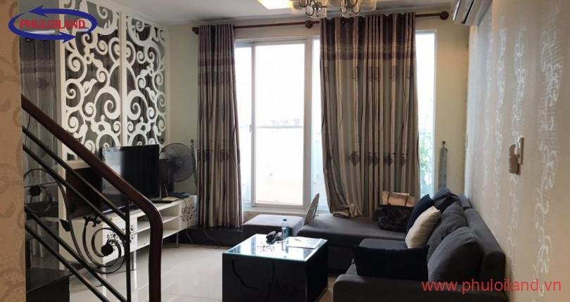 Cho thuê căn hộ Penthouse Sky Garden 3. DT 175m2 Full Nội Thất. 2 Sân. Giá rẻ chỉ 800 USD. LH 0906 879 489 Trinh