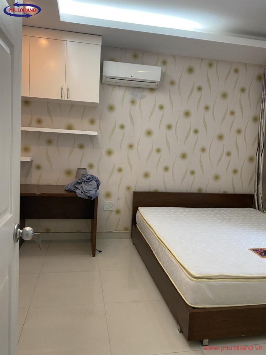 e2cab334051df543ac0c11 - Cho thuê căn hộ Penthouse Sky Garden 3. DT 175m2 Full Nội Thất. 2 Sân. Giá rẻ chỉ 800 USD. LH 0906 879 489 Trinh