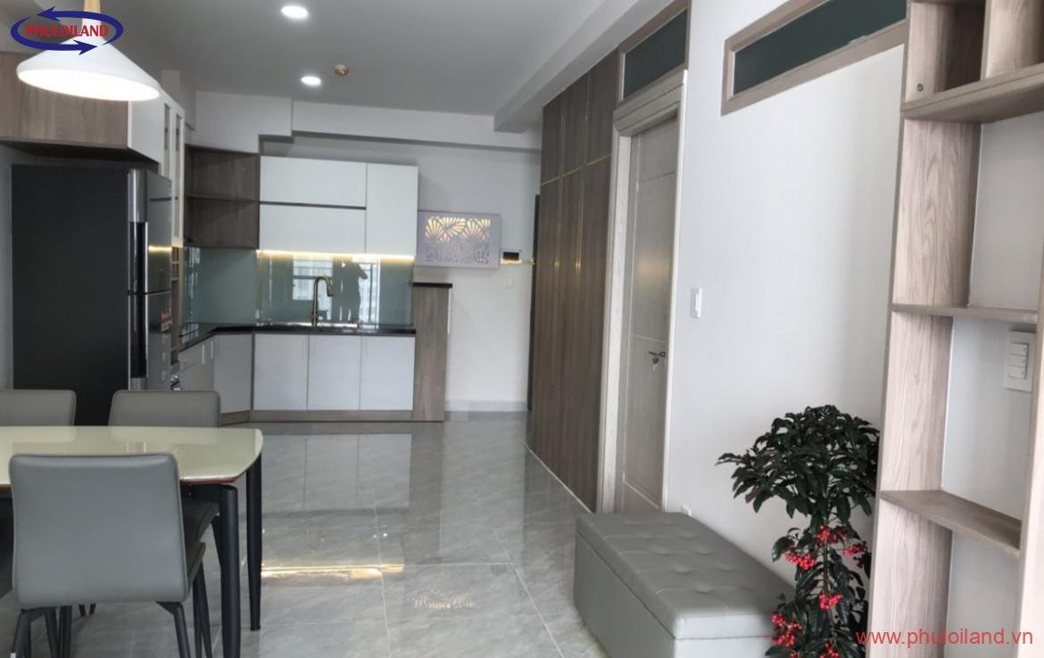 z2279877837466 58f06f8cade17502731815edc2765ada 1170x738 - Bán rẻ căn hộ Sai Gon South Residences 2PN, lầu cao vút, view hướng nam rất đẹp và thoáng mát, chỉ 3.55 tỷ. LH 0902427307