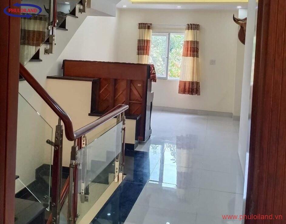 z2299925103586 92b354d54cca95872226bb74d0eacfc0 943x738 - Cần bán Nhà Quận 9 dt 5*17, 1 trệt 2 lầu 3 phòng ngủ. Giá bán 7,1 tỷ Lh 0909863032 Dung