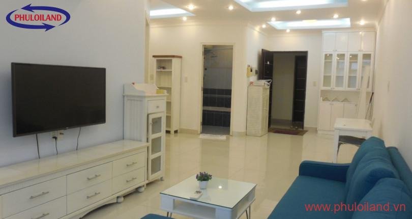Bán nhanh căn hộ Sky garden 3. DT 56m2 View Trưc diện hồ bơi siêu đẹp. Giá 2,3 Tỷ. LH 0906 879 489 Trinh