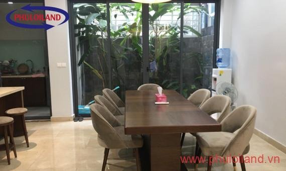 Bán biệt thự Mỹ Thái 3, Phú Mỹ Hưng, mặt tiền đường rộng 14m, nội thất cao cấp mới 100%