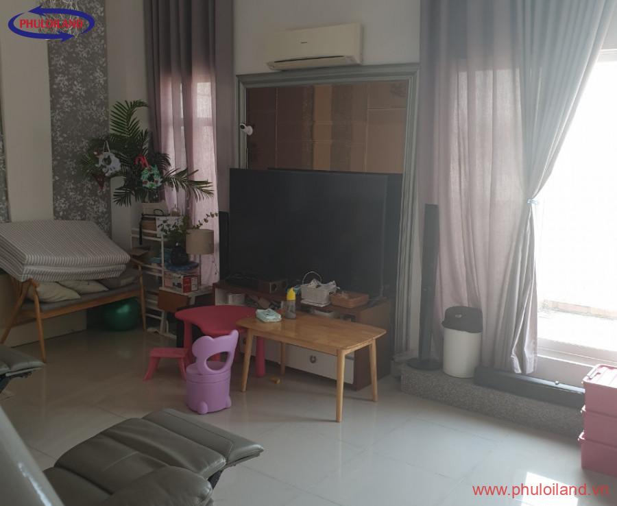 cho thue can ho sky garden 3 2 1 900x738 - Cho thuê penthouse 2 sân Sky Graden 3. DT 292m2 Nhà đẹp- 4 Phòng ngủ. Giá 1.300 usd. LH 0906 879 489 Trinh