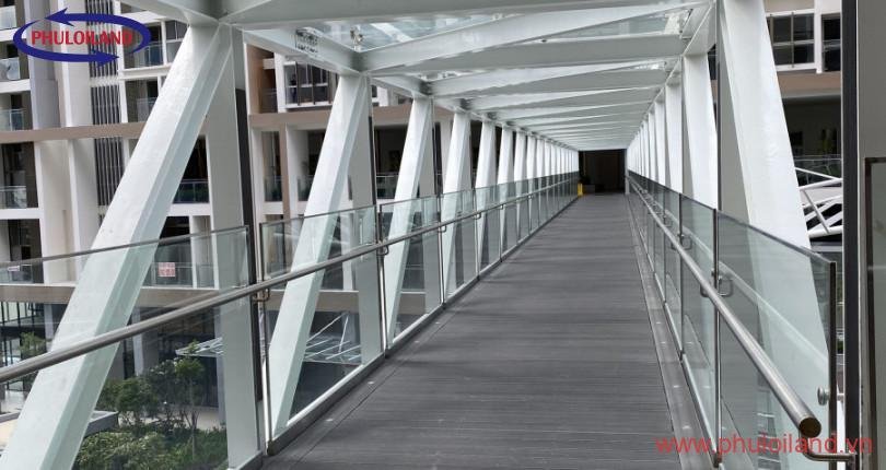 Bán căn hộ chung cư Midtown The Signature, 82m2, giá 5.2 tỷ , nội thất cơ bản, tầng cao.