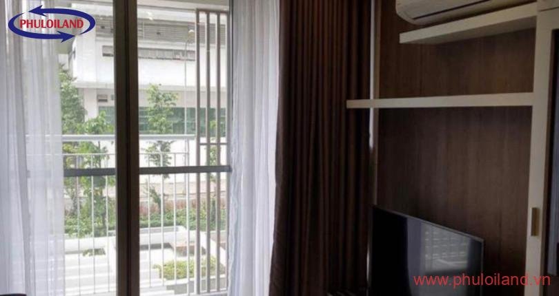 Bán căn hộ chung cư Scenic Valley 1, 70m2, tầng thấp, nội thất gỗ cao cấp, giá bán 3.550 tỷ.