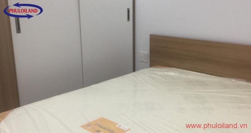 Cần cho thuê gấp căn hộ chung cư Scenic Valley 2, 75m2, giá 700usd/tháng, nội thất đầy đủ.