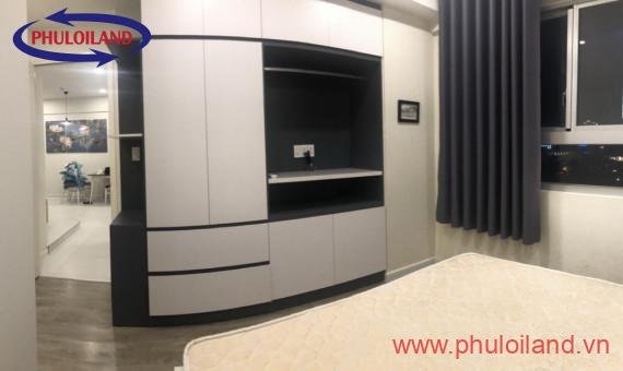 Cho thuê căn hộ chung cư Scenic Valley 2, 77m2, view Nguyễn Văn Linh, lầu cao, giá 750usd/tháng.