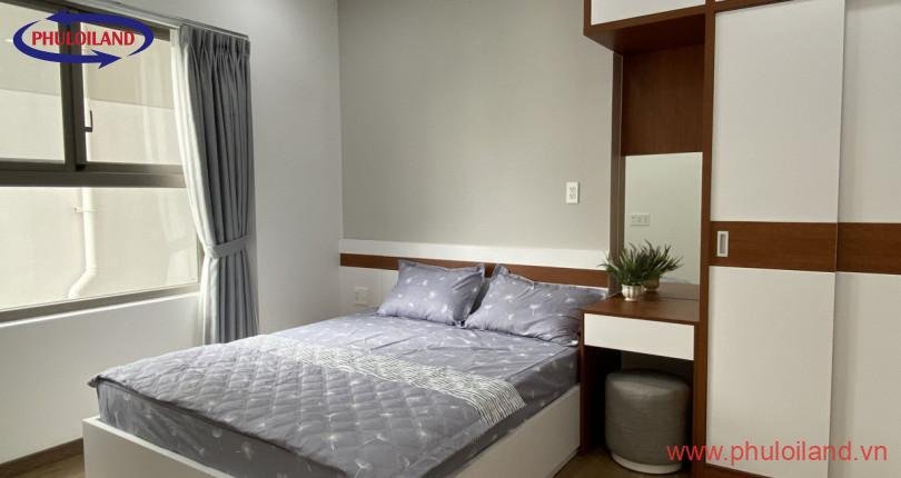 Bán căn hộ chung cư SaiGon South Residences, 72m2, Nguyễn Hữu Thọ, giá 3.5 tỷ, nội thất đầy đủ.