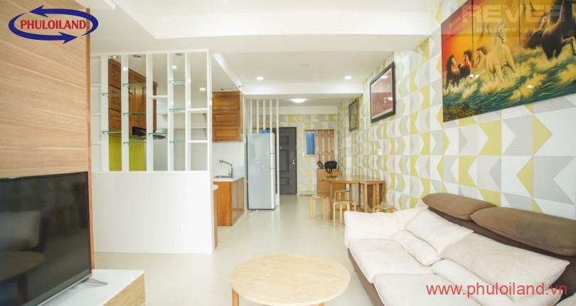 Cần bán căn hộ chung cư Scenic Valley 1, 70m2, lầu cao, view Đông Nam, giá 3.7 tỷ, nội thất đầy đủ.