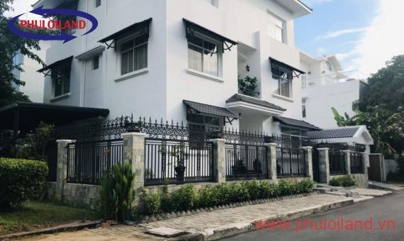 Bán Biệt thự Phú Mỹ Hưng, vị trí tuyệt đẹp, ngay trung tâm Cảnh Đồi, đầy đủ nội thất cao cấp