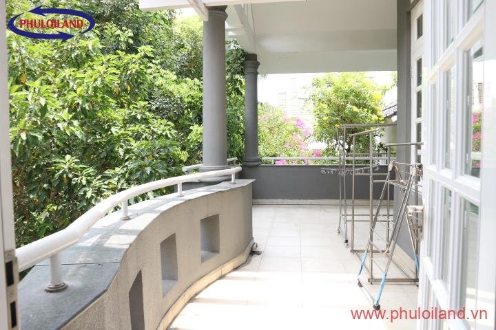 ban cong biet thu ban - Bán nhiều biệt thự Lam Thiên Lục Địa, Phú Mỹ Hưng, giá rẻ nhất thị trường