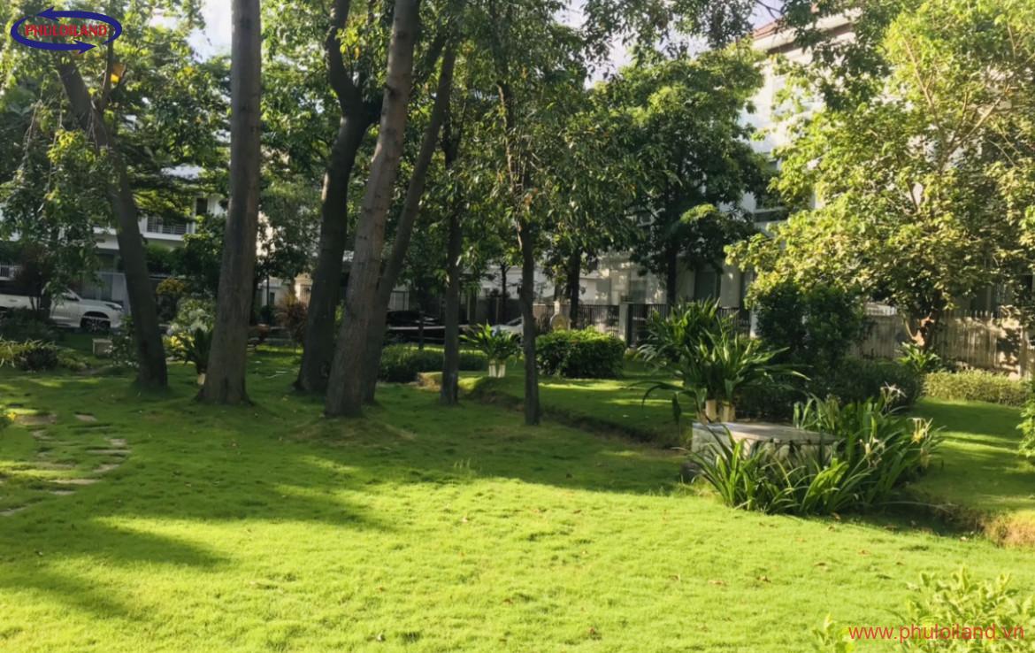 cong vien truoc nha 1170x738 - Bán nhanh biệt thự Nam Thông 3, căn góc công viên, có hồ bơi riêng
