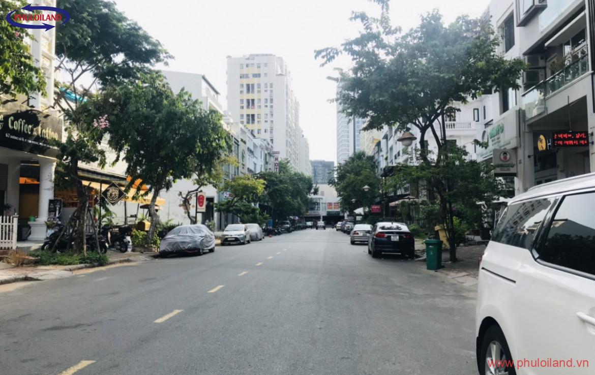 duong so 6 phia truoc khu pho hung phuoc 4 1170x738 - Bán nhà phố đường nhỏ Hưng Phước 4, có thang máy, giá 24 tỷ