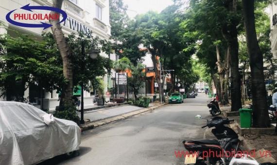 Bán nhà phố Phú Mỹ Hưng, mặt tiền đường nội khu, có hầm và thang máy, giá 30 tỷ