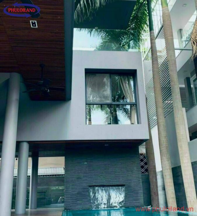 ho boi biet thu 675x738 - Chuyển nhượng Villa cao cấp khu compound ven sông, River Mark Quận 2, có hồ bơi riêng giá 80 tỷ