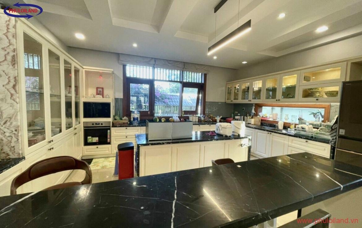 phong bep biet thu nam thong 3 1170x738 - Bảng giá mua bán nhà biệt thự Nam Thông, Phú Mỹ Hưng tháng 8/2021