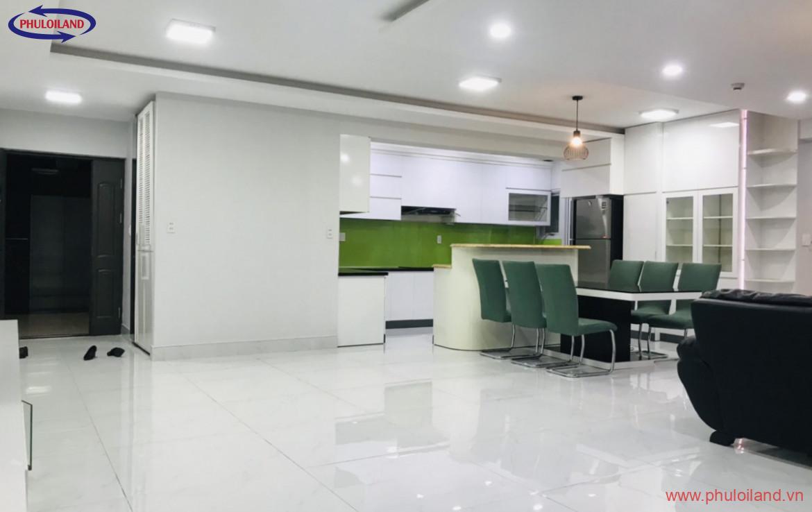 phong khach can ho happy valley ban 1170x738 - Bán gấp căn hộ Happy Valley, diện tích 135m2, nội thất cao cấp, giá 5,9 tỷ rẻ nhất thị trường