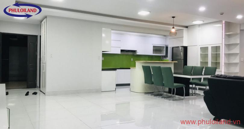 phong khach can ho happy valley ban 810x430 - Bán gấp căn hộ Happy Valley, diện tích 135m2, nội thất cao cấp, giá 5,9 tỷ rẻ nhất thị trường