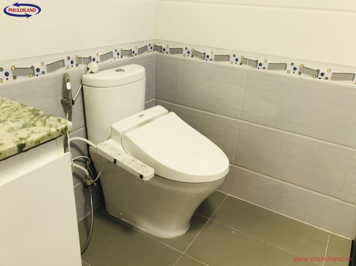 toilet cao cap trong can ho - Bán gấp căn hộ Happy Valley, diện tích 135m2, nội thất cao cấp, giá 5,9 tỷ rẻ nhất thị trường