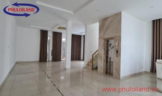 Bán biệt thự song lập Him Lam Kênh Tẻ, Quận 7, hướng Tây Nam, có thang máy