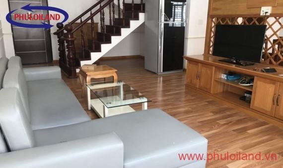 Cho Thuê Penthouse Sky Garden 3. DT 230m2 Nhà Đẹp Đầy Đủ Nội Thất Cao Cấp. Giá chỉ 1.200 USD/Tháng