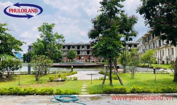 cong vien noi khu 570x340 - Mua b&aacute;n biệt thự Khu d&acirc;n cư Green Star Hưng Lộc Ph&aacute;t Quận 7 gi&aacute; rẻ