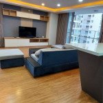 khu-vuc-bep-mo-lien-thong-phong-khach