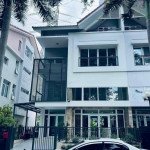 mat-ngoai-biet-thu-ngan-long