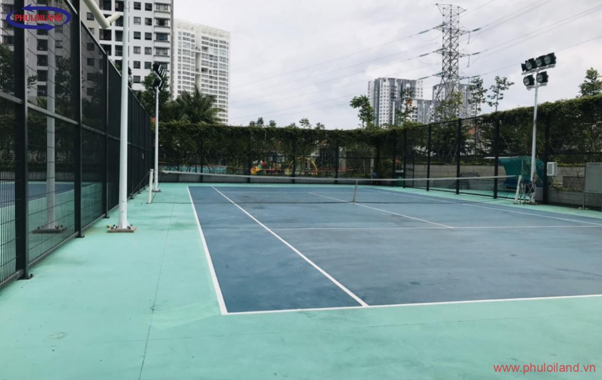 san tennis trong chung cu 1170x738 - Cập nhật bảng giá mua bán căn hộ chung cư tại Saigon South Residences, Phú Mỹ Hưng, tháng 8/2021