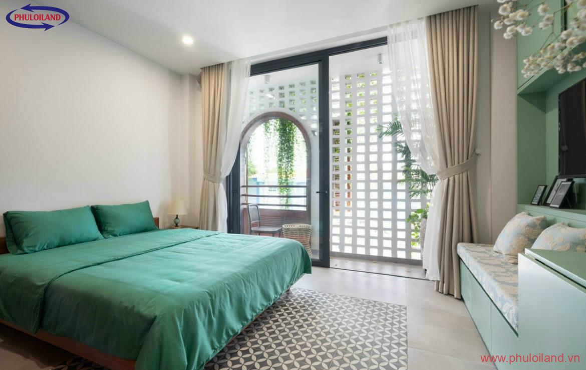 giuong trong phong ngu biet thu 1170x738 - Bán biệt thự khu Làng Báo Chí, phường Thảo Điền, Quận 2.