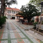 khoang-san-trong-truoc-nha