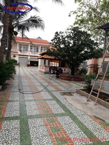 khoang san trong truoc nha - Bán nhà đất mặt tiền đường Huỳnh Tấn Phát, Quận 7, 1243m2, tiện làm văn phòng, officetel