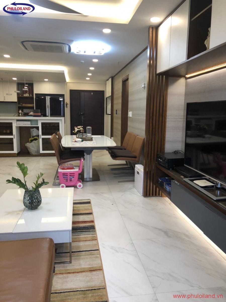 khu vuc ban an - Bán gấp căn hộ Scenic Valley, căn góc, view sông, nội thất cao cấp, 133m2, giá rẻ hơn thị trường