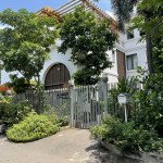 mat-ngoai-can-biet-thu