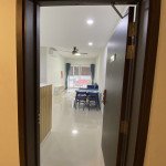 ngoai-cua-nhin-vao-can-ho