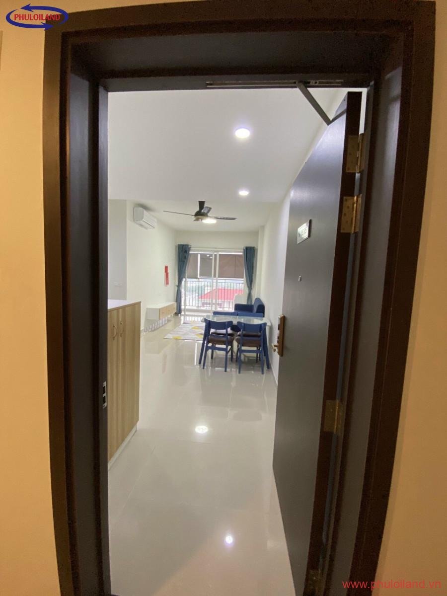ngoai cua nhin vao can ho - Bán lỗ vốn căn hộ Sunrise Riverside, Nhà Bè, 3 phòng ngủ, đầy đủ nội thất