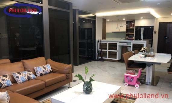 Bán gấp căn hộ Scenic Valley, căn góc, view sông, nội thất cao cấp, 133m2, giá rẻ hơn thị trường